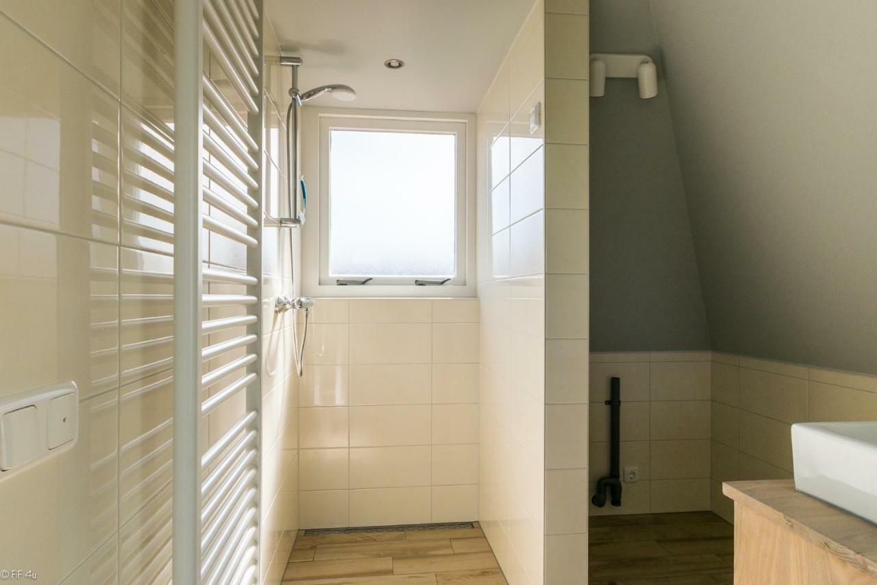 Villa Vakantiehuisje 'T Is Wad à Moddergat Extérieur photo
